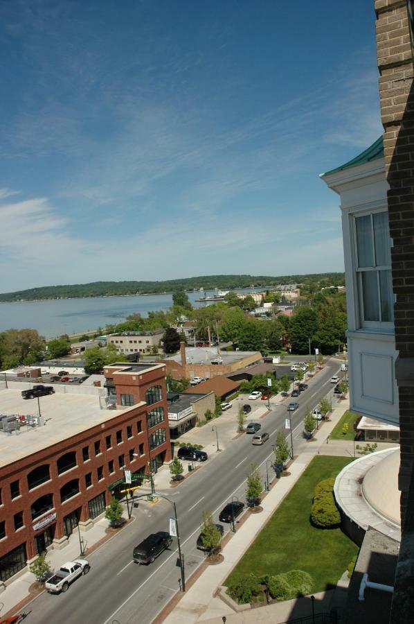 Park Place Hotel & Conference Center Traverse City Exterior photo